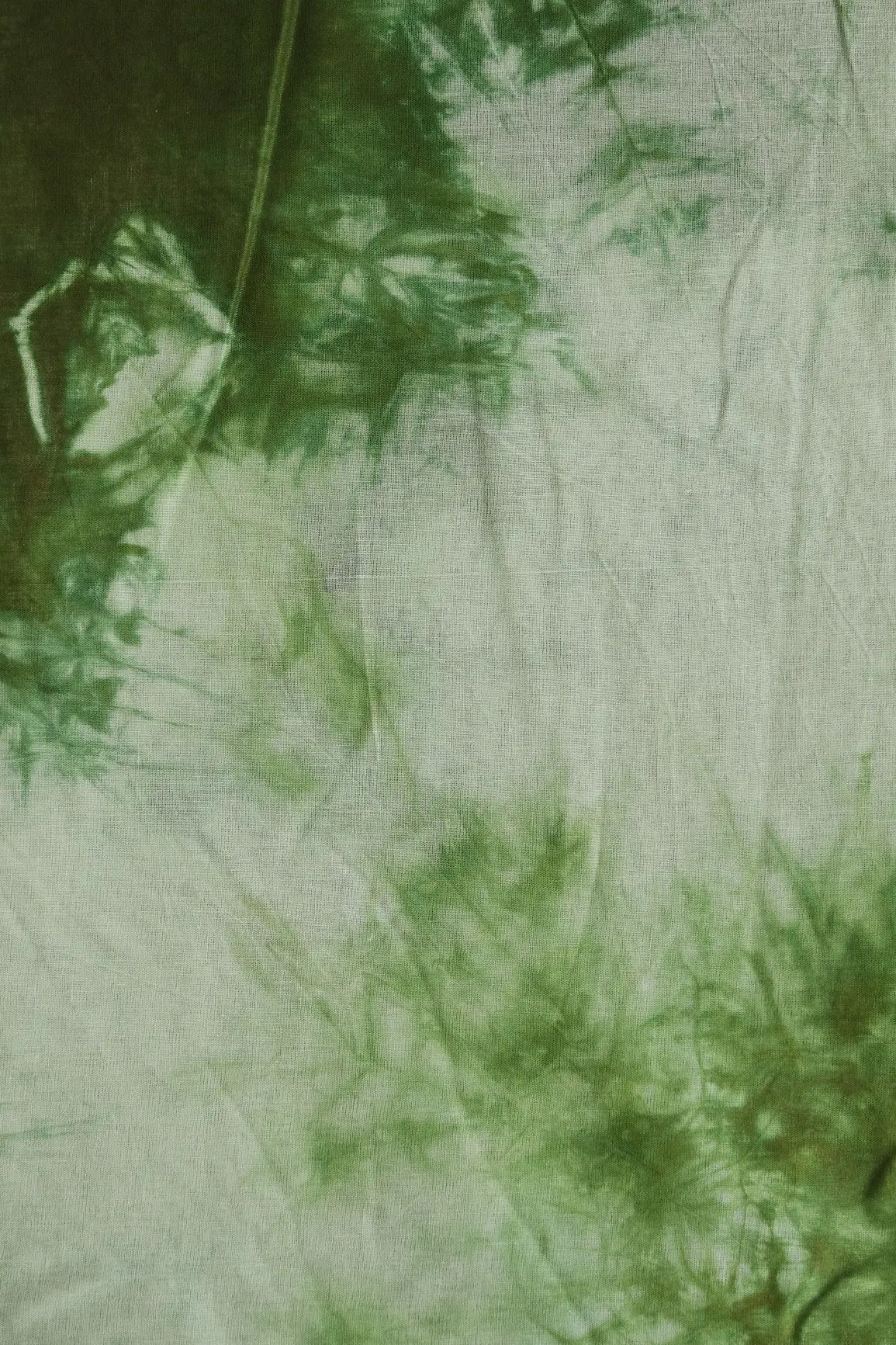 AIzaSyBcstauz-XMPRhEY21AUzeo032pxrXB5Ug - Bottle Green And Olive Tie & Dye Shibori Print On Pure Mul Cotton Fabric