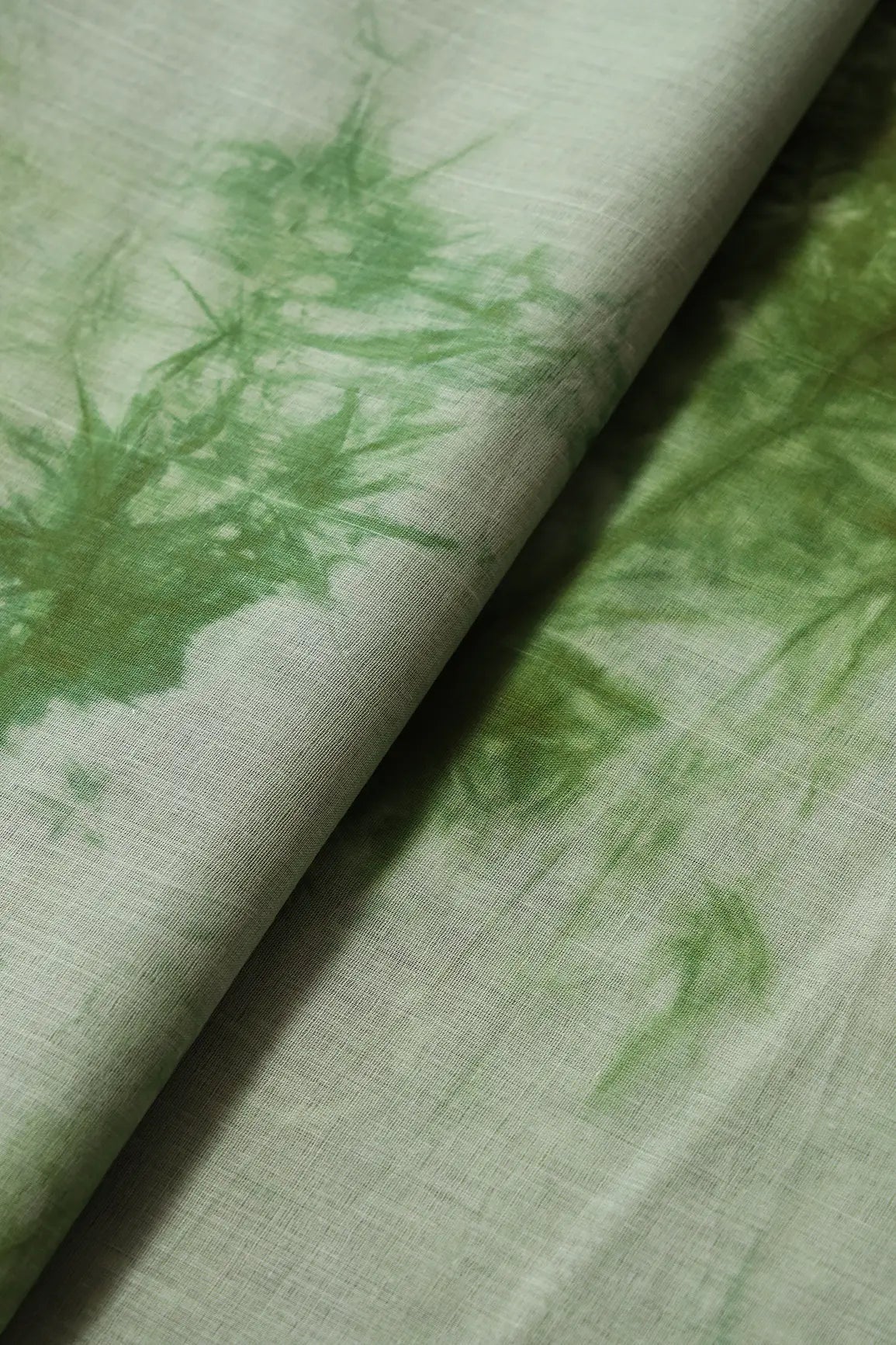 AIzaSyBcstauz-XMPRhEY21AUzeo032pxrXB5Ug - Bottle Green And Olive Tie & Dye Shibori Print On Pure Mul Cotton Fabric