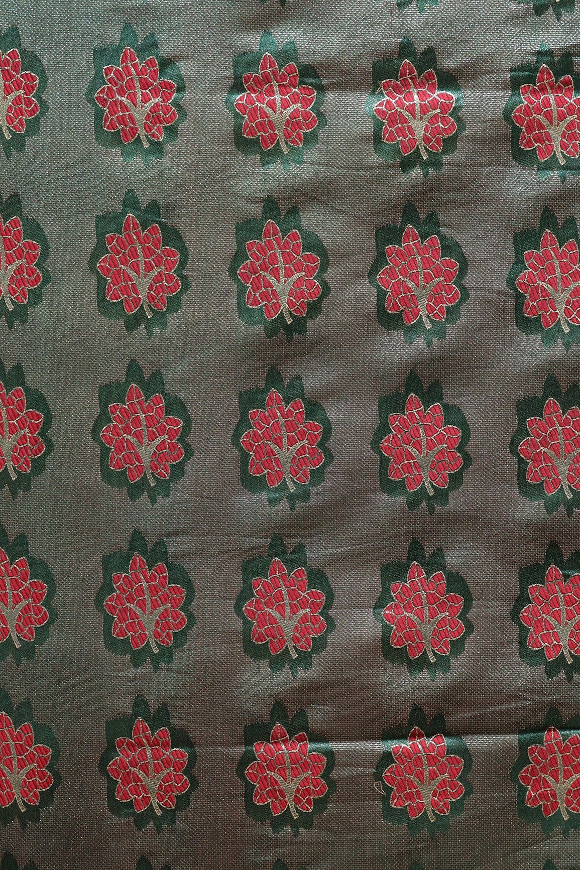 AIzaSyBcstauz-XMPRhEY21AUzeo032pxrXB5Ug - Bottle Green And Red Leafy Jute Banarasi Zari Jacquard Fabric