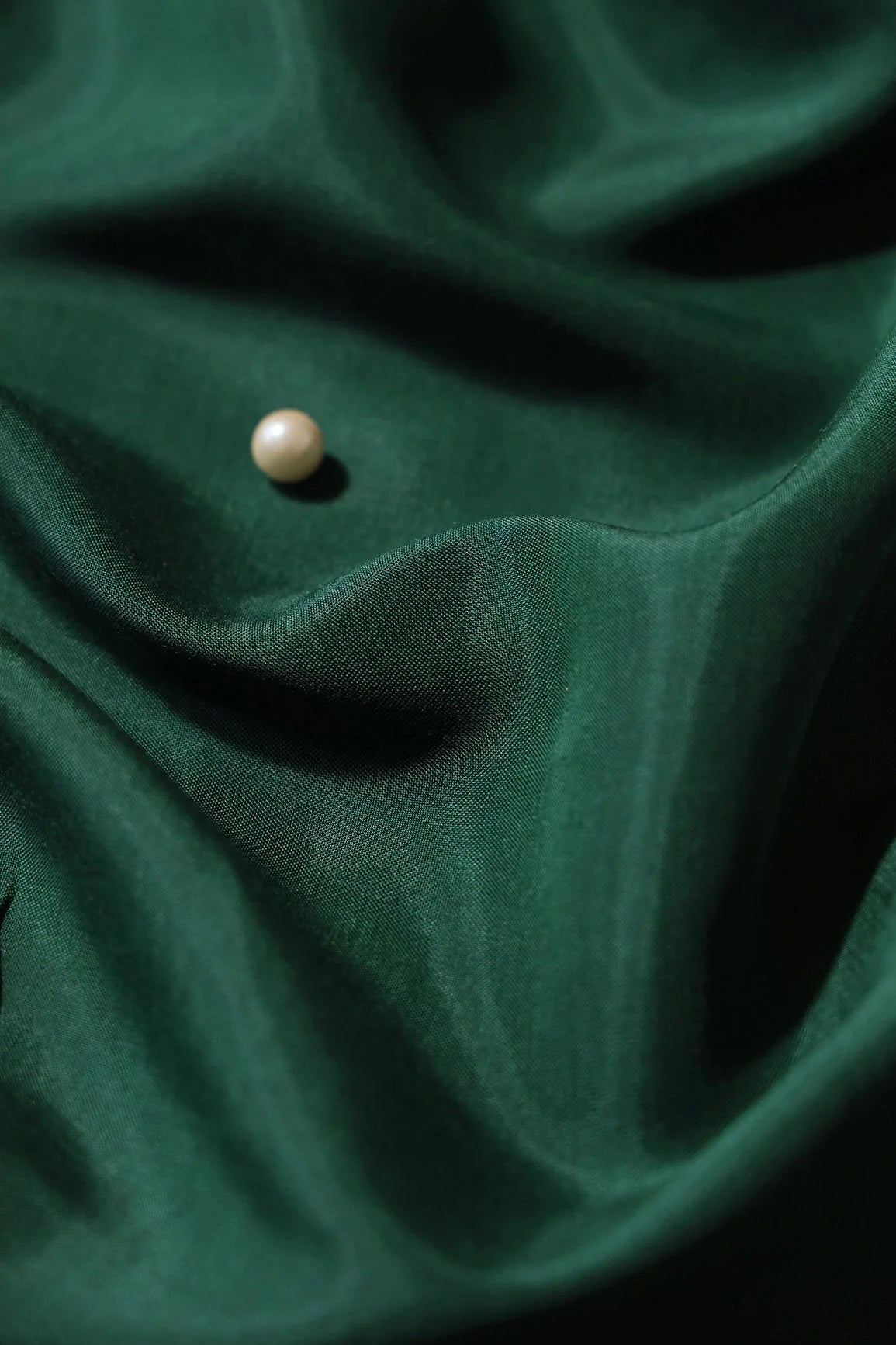 AIzaSyBcstauz-XMPRhEY21AUzeo032pxrXB5Ug - Bottle Green Dyed Muslin Fabric