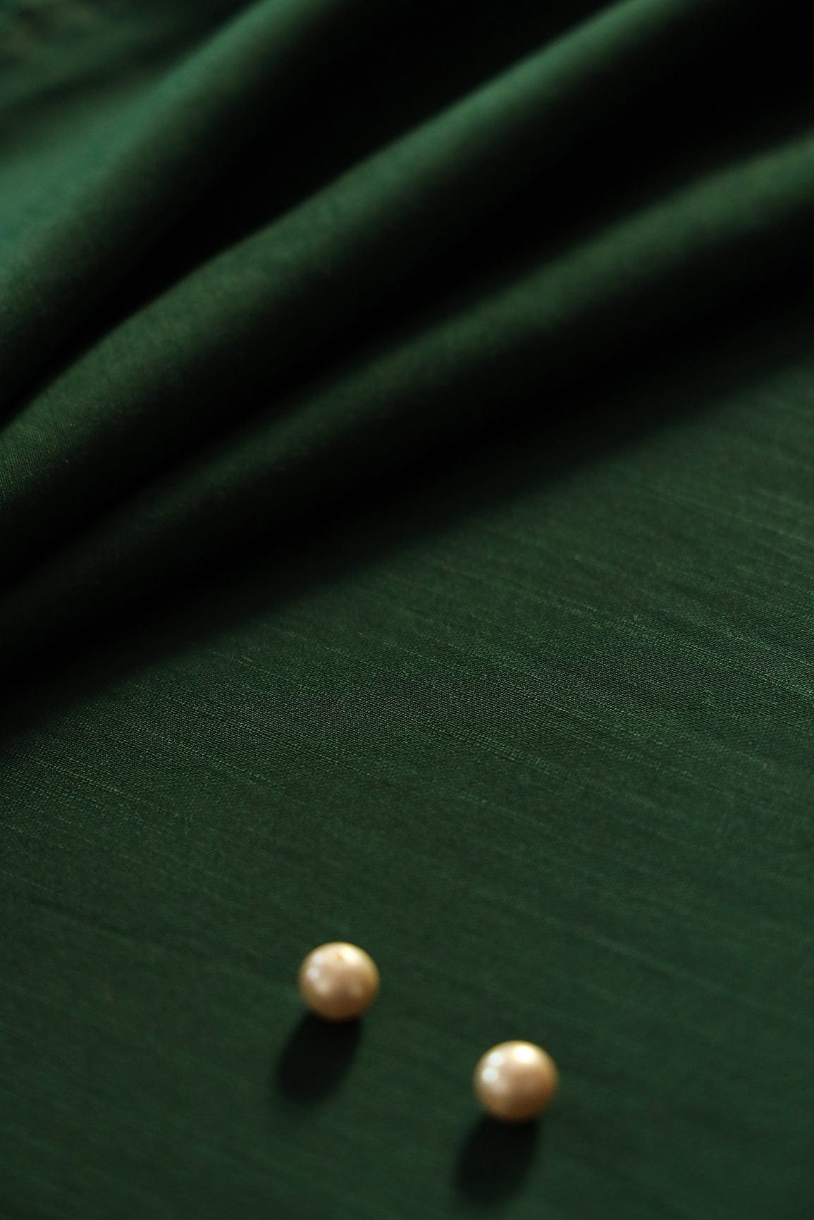 AIzaSyBcstauz-XMPRhEY21AUzeo032pxrXB5Ug - Bottle Green Raw Silk Fabric