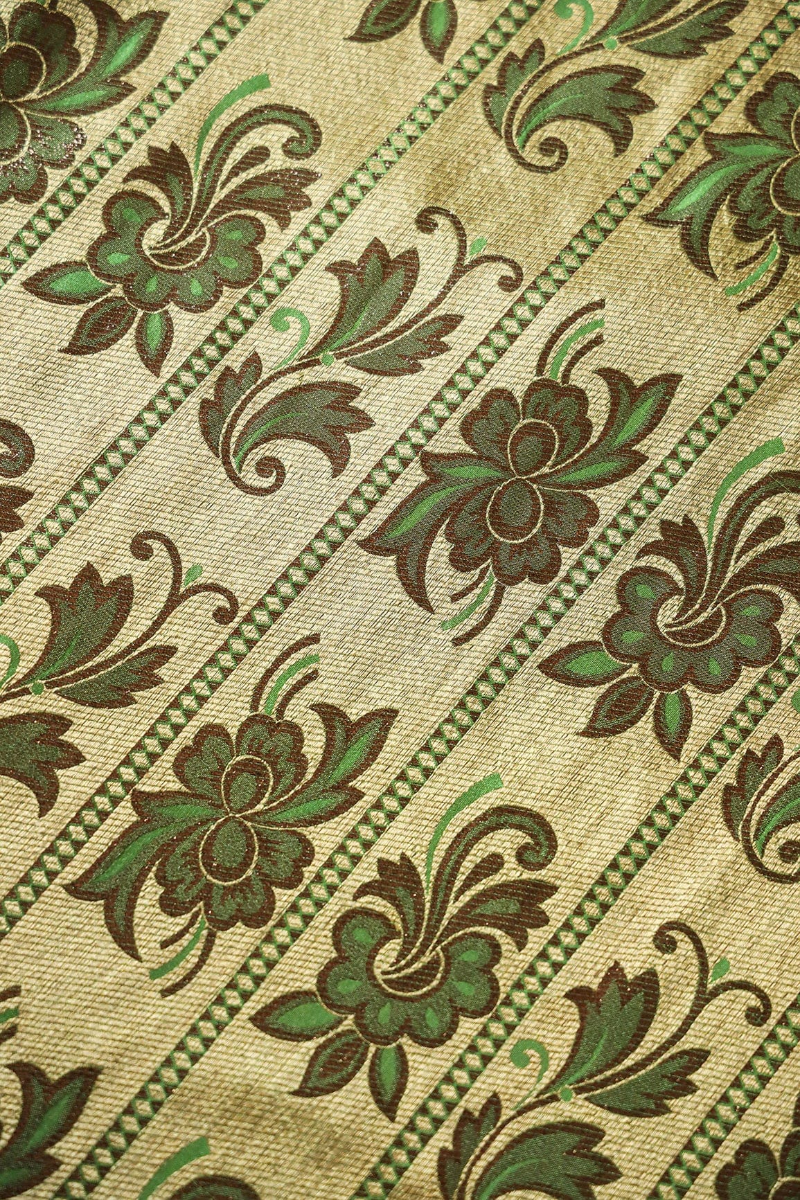 AIzaSyBcstauz-XMPRhEY21AUzeo032pxrXB5Ug - Cream And Green Floral Banarasi Zari Jacquard Fabric
