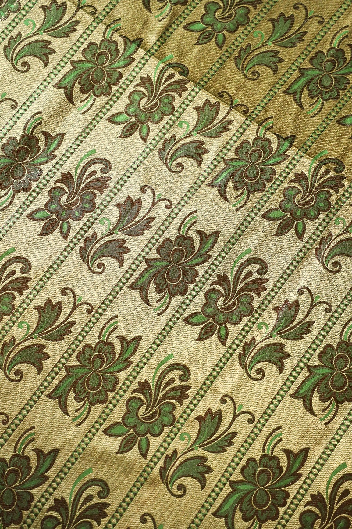 AIzaSyBcstauz-XMPRhEY21AUzeo032pxrXB5Ug - Cream And Green Floral Banarasi Zari Jacquard Fabric