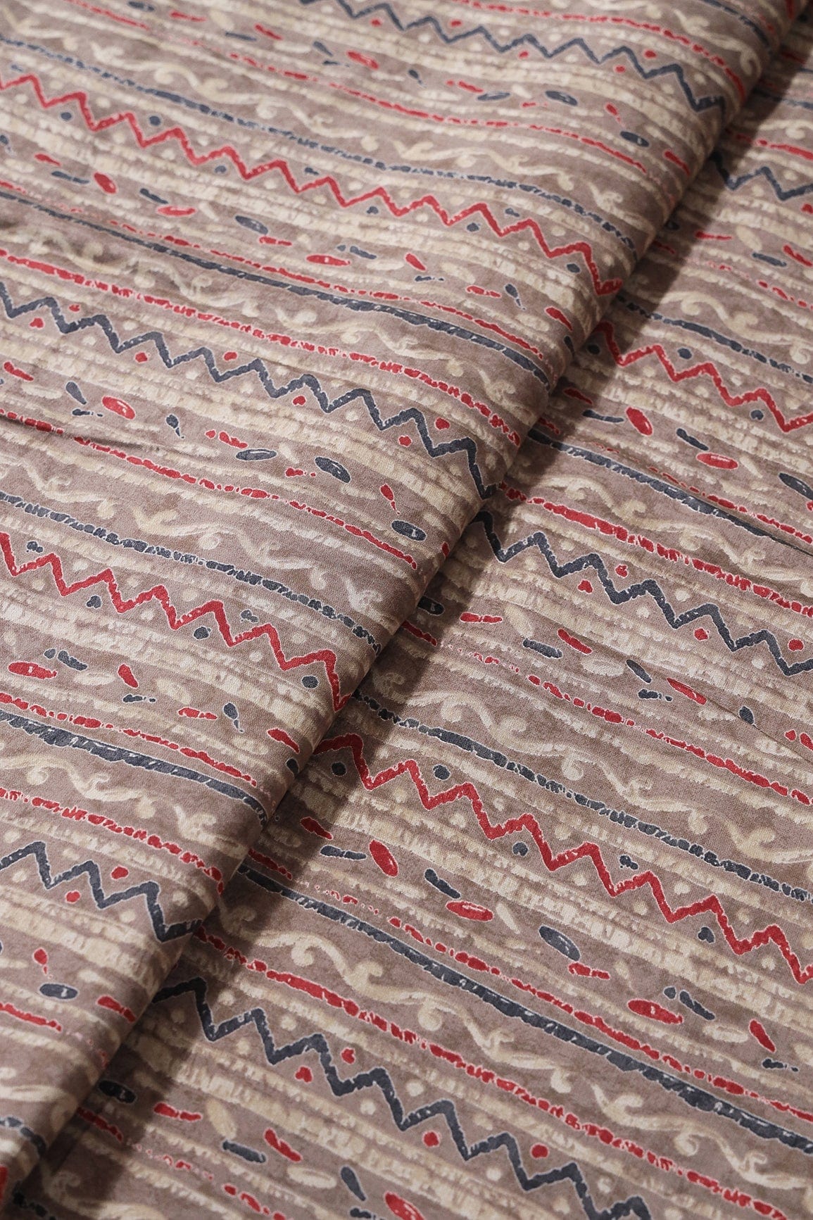 AIzaSyBcstauz-XMPRhEY21AUzeo032pxrXB5Ug - Dusty Brown And Light Beige Stripes Print On Viscose Chanderi Silk Fabric