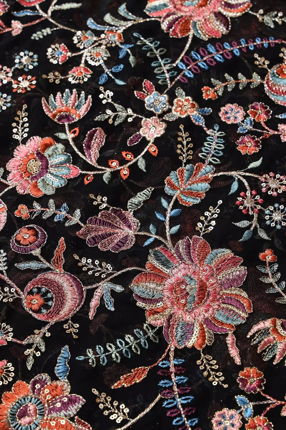 AIzaSyBcstauz-XMPRhEY21AUzeo032pxrXB5Ug - Elegant Floral Heavy Embroidery With Gold Sequins On Black Georgette Fabric