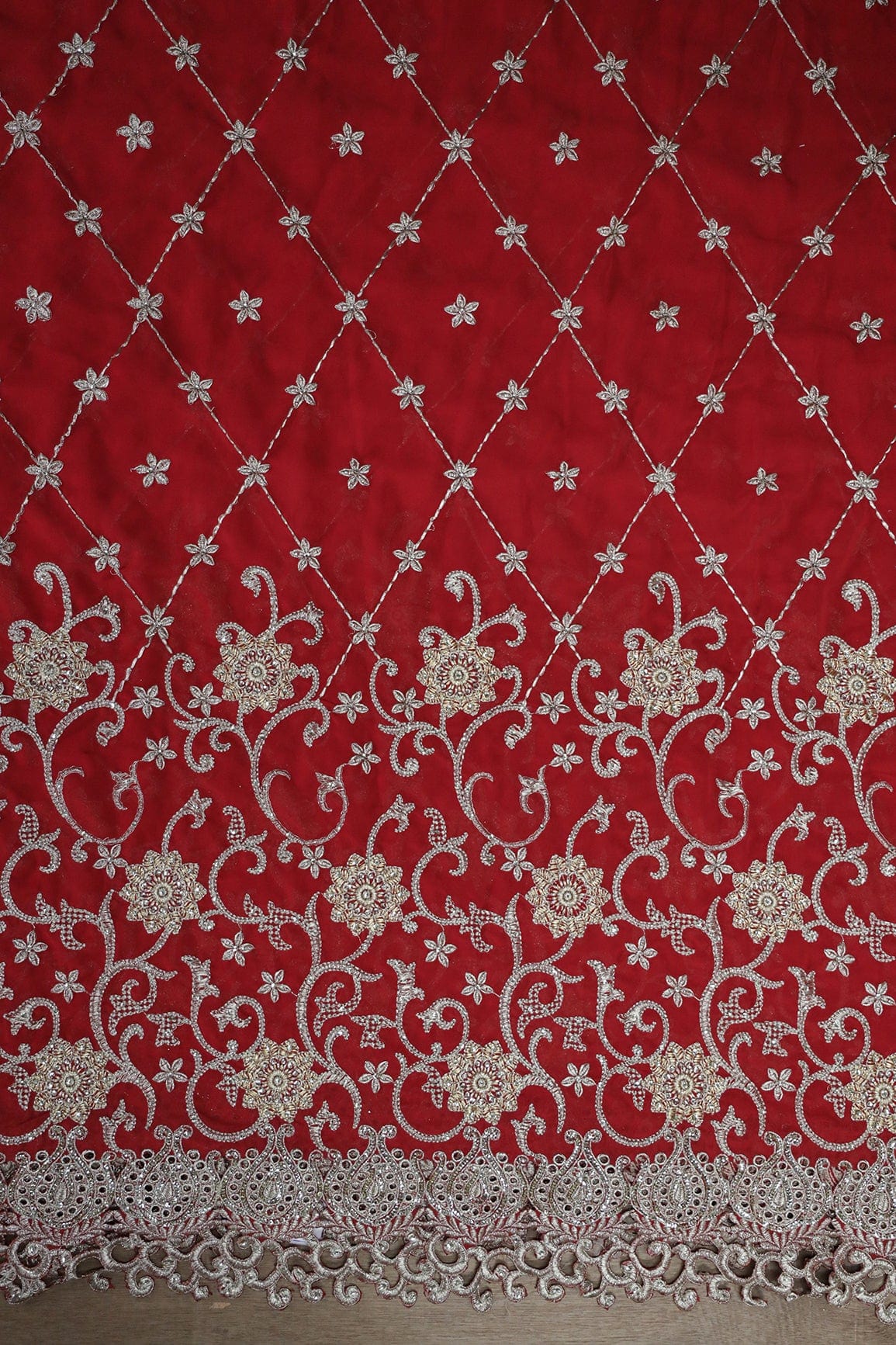 AIzaSyBcstauz-XMPRhEY21AUzeo032pxrXB5Ug - Big Width''56'' Gold And Silver Zari Floral Embroidery Work On Red Georgette Fabric With Border