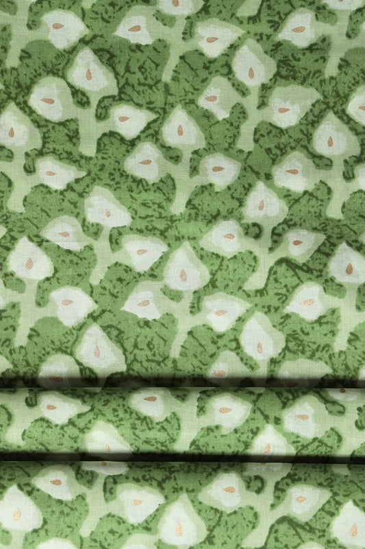 AIzaSyBcstauz-XMPRhEY21AUzeo032pxrXB5Ug - Fern Green And Mint Green Floral Print On Pure Cotton Fabric