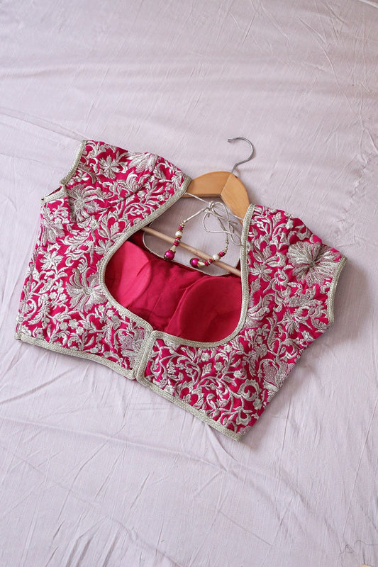 AIzaSyBcstauz-XMPRhEY21AUzeo032pxrXB5Ug - Fuchsia Floral Zari Embroidery Velvet Stitched Blouse