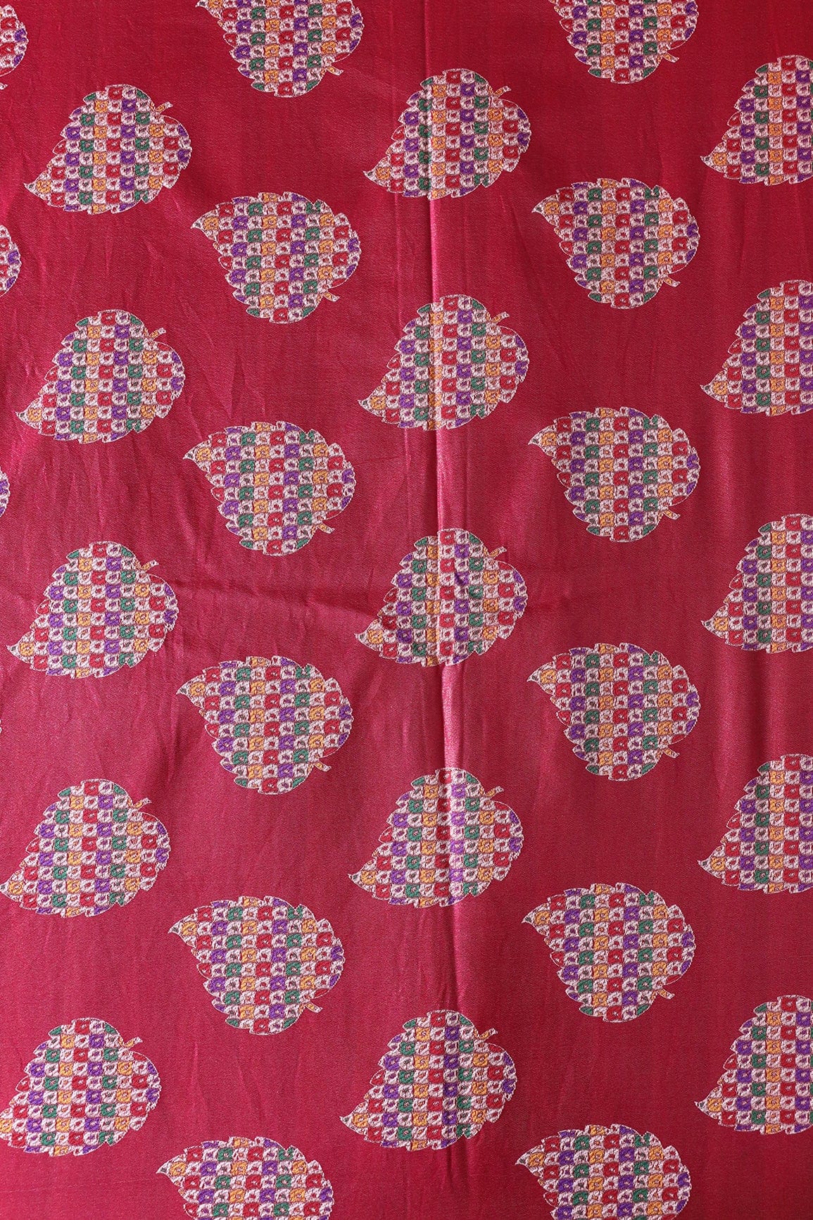 AIzaSyBcstauz-XMPRhEY21AUzeo032pxrXB5Ug - Fuchsia Leafy Silk Satin Jute Banarasi Jacquard Fabric