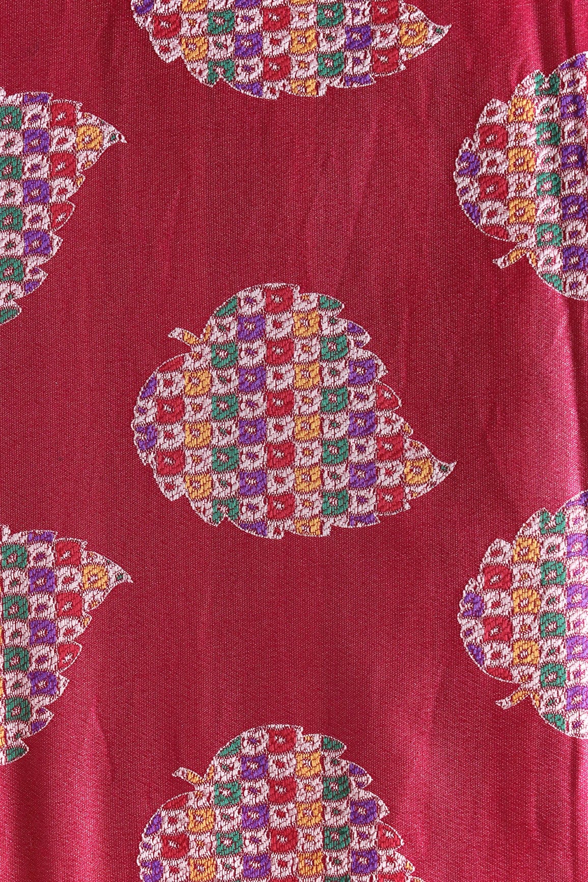 AIzaSyBcstauz-XMPRhEY21AUzeo032pxrXB5Ug - Fuchsia Leafy Silk Satin Jute Banarasi Jacquard Fabric