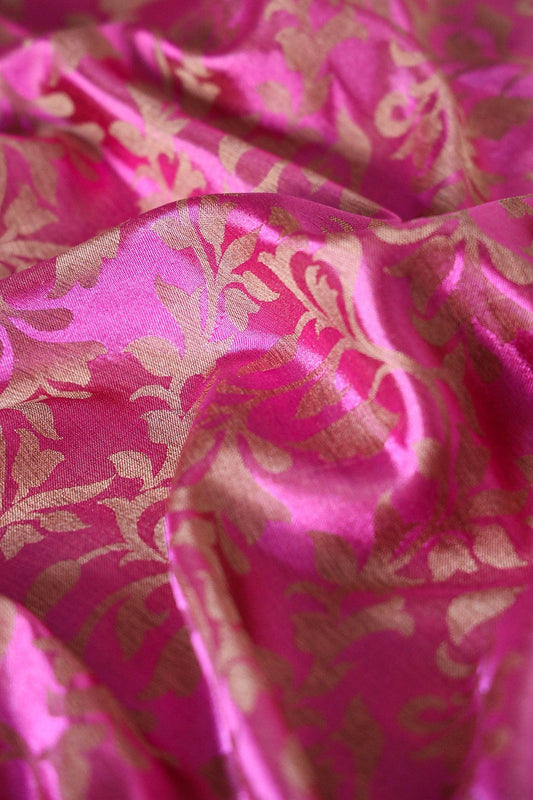 AIzaSyBcstauz-XMPRhEY21AUzeo032pxrXB5Ug - Fuchsia Leafy Silk Satin Jute Banarasi Jacquard Fabric