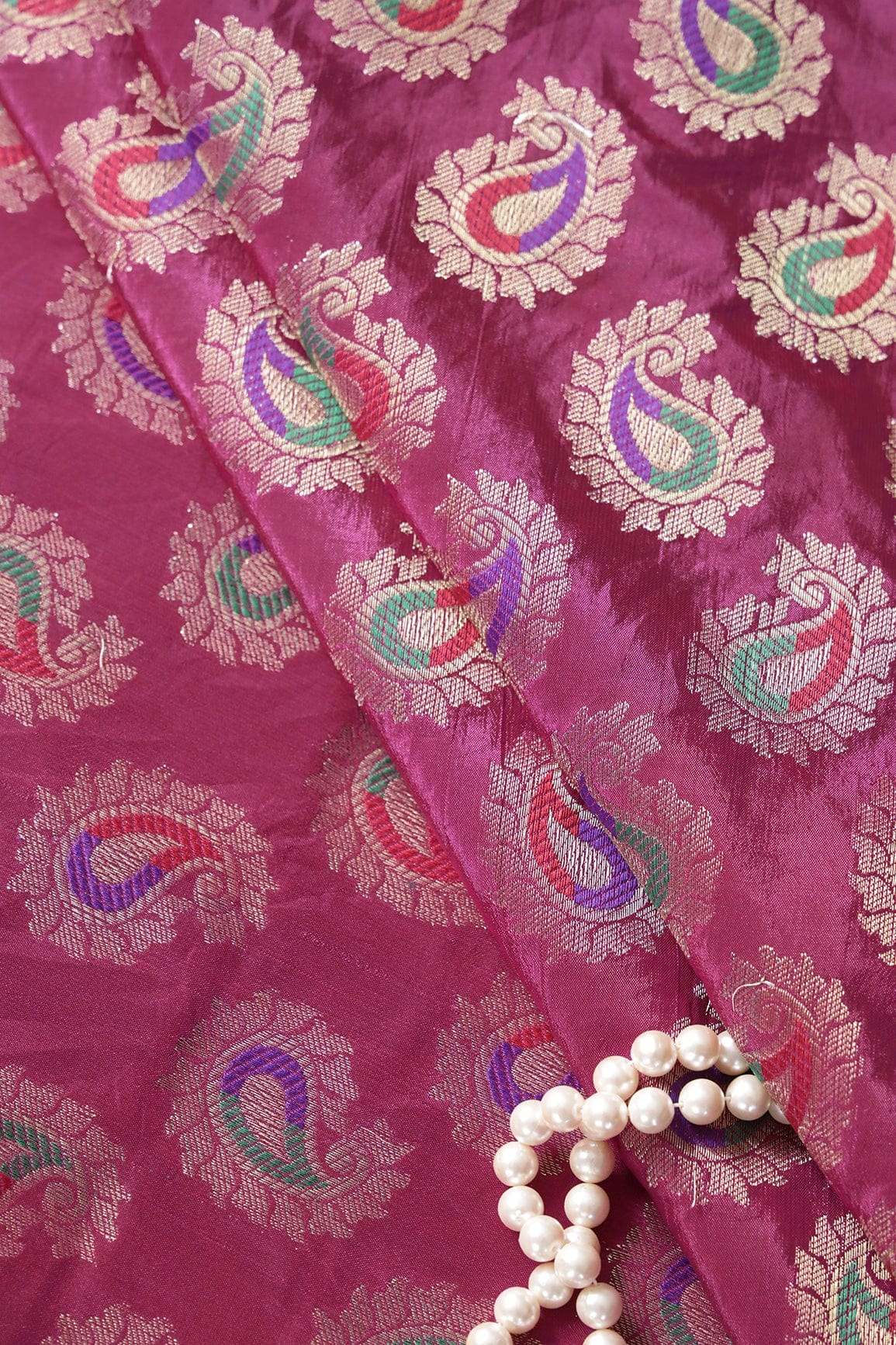 AIzaSyBcstauz-XMPRhEY21AUzeo032pxrXB5Ug - Fuchsia Paisley Silk Gold Zari Banarasi Jacquard Fabric