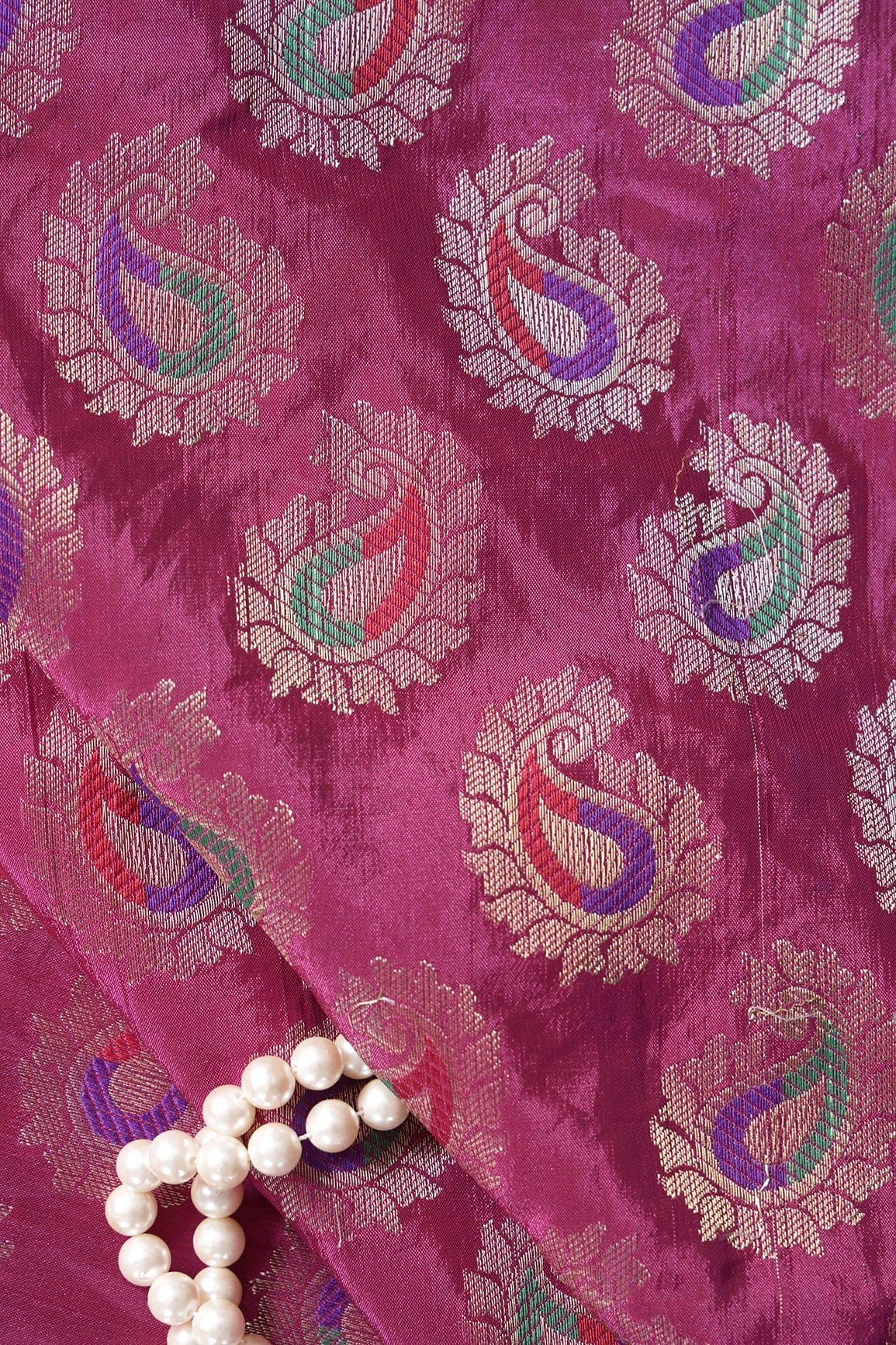 AIzaSyBcstauz-XMPRhEY21AUzeo032pxrXB5Ug - Fuchsia Paisley Silk Gold Zari Banarasi Jacquard Fabric