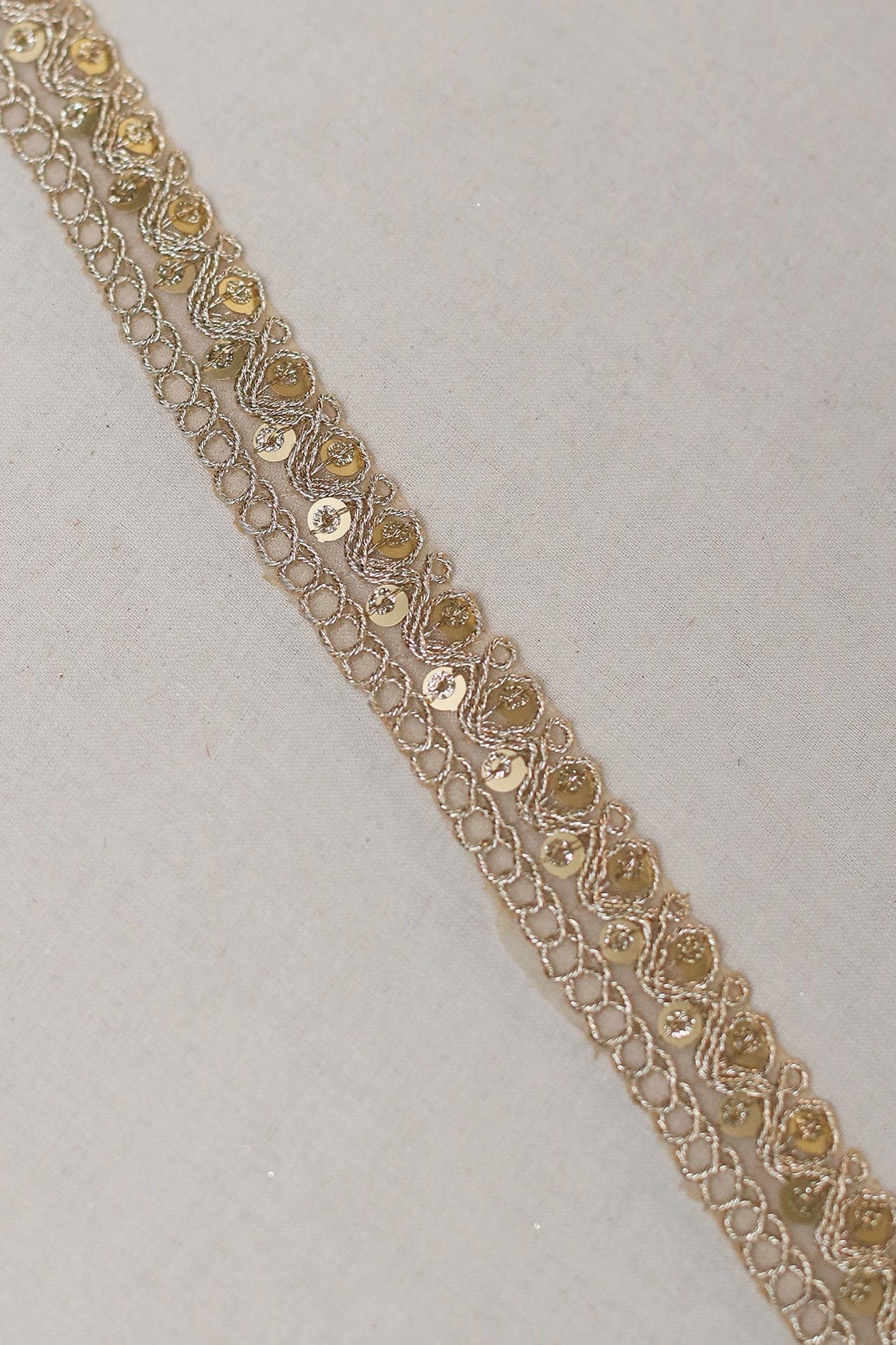 AIzaSyBcstauz-XMPRhEY21AUzeo032pxrXB5Ug - Gold Zari With Sequins Embroidered Lace (9 Meters)