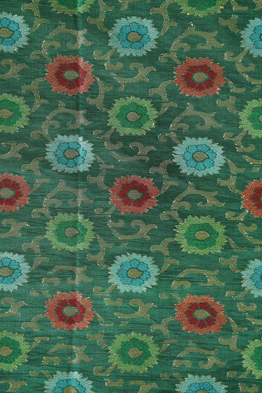 AIzaSyBcstauz-XMPRhEY21AUzeo032pxrXB5Ug - Green And Red Floral Pure Kashmiri Silk Gold Zari Banarasi Jacquard Fabric