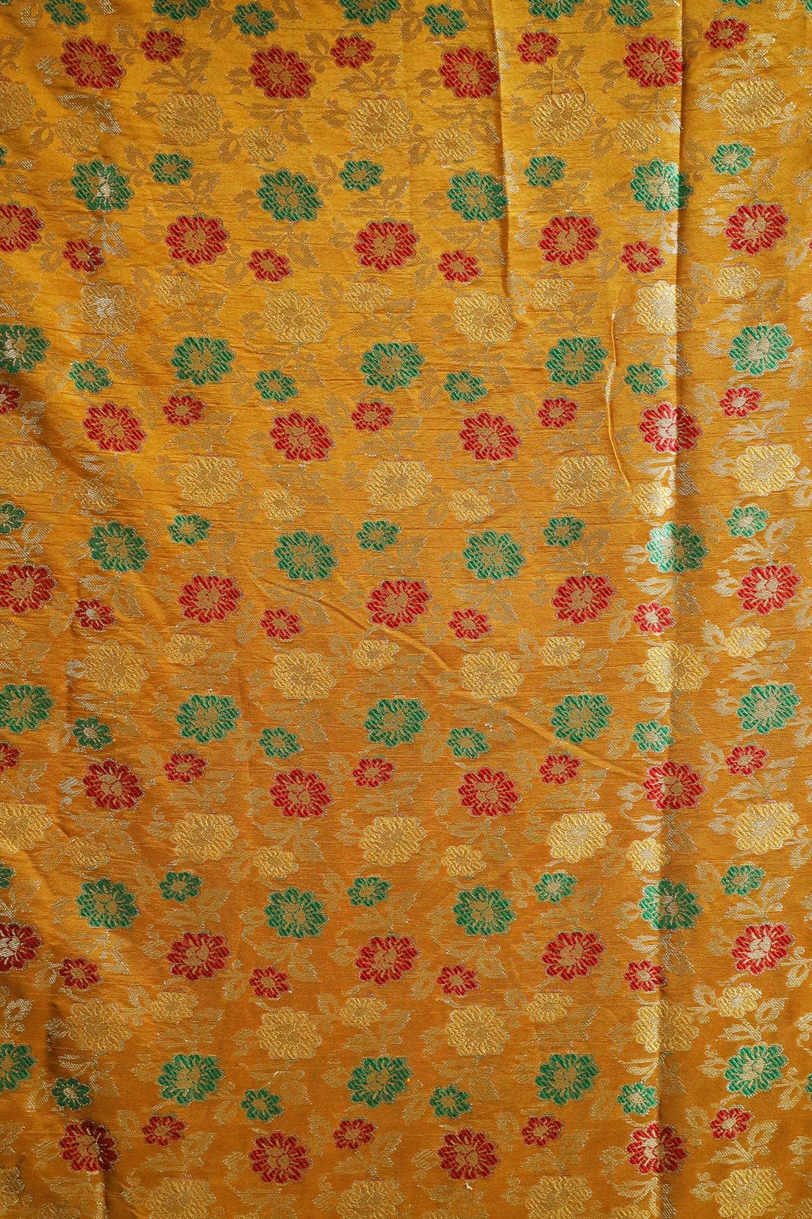 AIzaSyBcstauz-XMPRhEY21AUzeo032pxrXB5Ug - Green And Red Floral Pure Kashmiri Silk Gold Zari Banarasi Jacquard Fabric