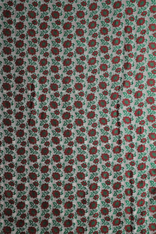 AIzaSyBcstauz-XMPRhEY21AUzeo032pxrXB5Ug - Green And Red Floral Pure Kashmiri Silk Gold Zari Dyeable Banarasi Jacquard Fabric