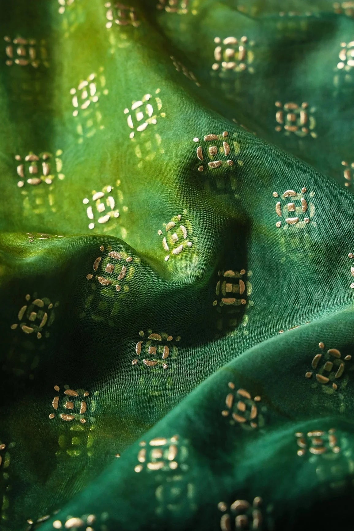AIzaSyBcstauz-XMPRhEY21AUzeo032pxrXB5Ug - Green And Yellow Tie & Dye Shibori Small Motif Foil Print On Organza Fabric