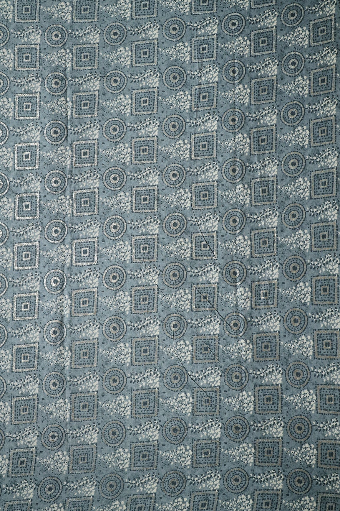 AIzaSyBcstauz-XMPRhEY21AUzeo032pxrXB5Ug - Grey And Cream Geometric Foil Print On Pure Rayon Fabric