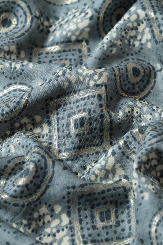 AIzaSyBcstauz-XMPRhEY21AUzeo032pxrXB5Ug - Grey And Cream Geometric Foil Print On Pure Rayon Fabric