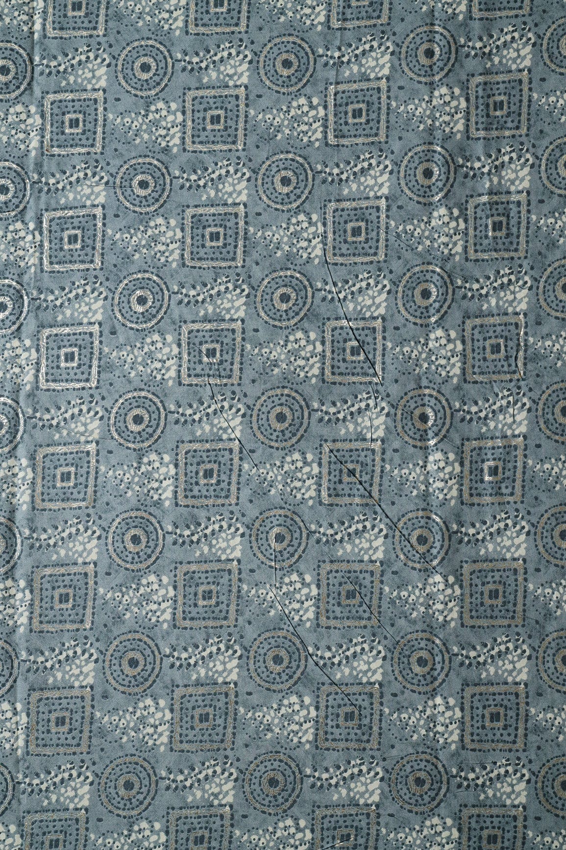 AIzaSyBcstauz-XMPRhEY21AUzeo032pxrXB5Ug - Grey And Cream Geometric Foil Print On Pure Rayon Fabric