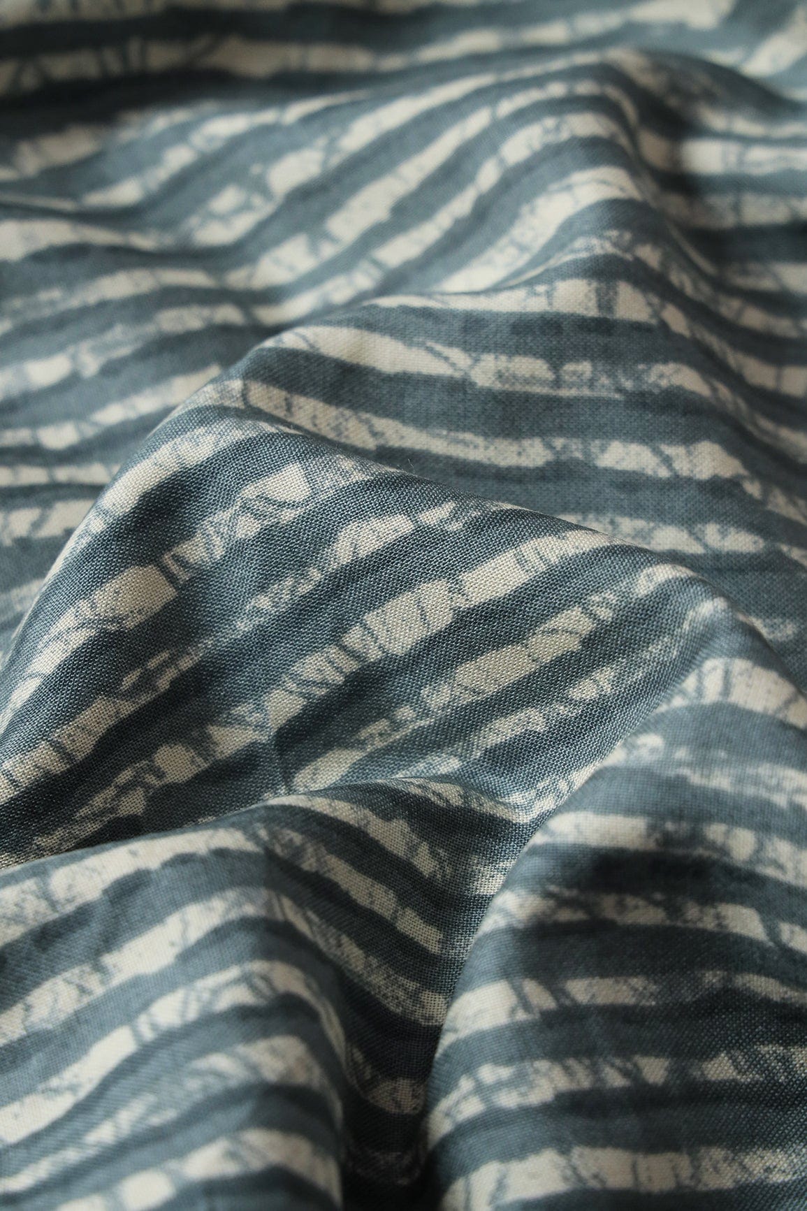 AIzaSyBcstauz-XMPRhEY21AUzeo032pxrXB5Ug - Grey And Cream Stripes Print On Pure Rayon Fabric