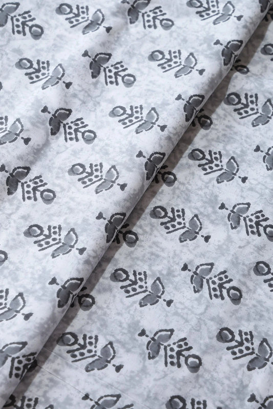 AIzaSyBcstauz-XMPRhEY21AUzeo032pxrXB5Ug - Grey And White Pure Cotton Unstitched Suit Set (2 Piece)