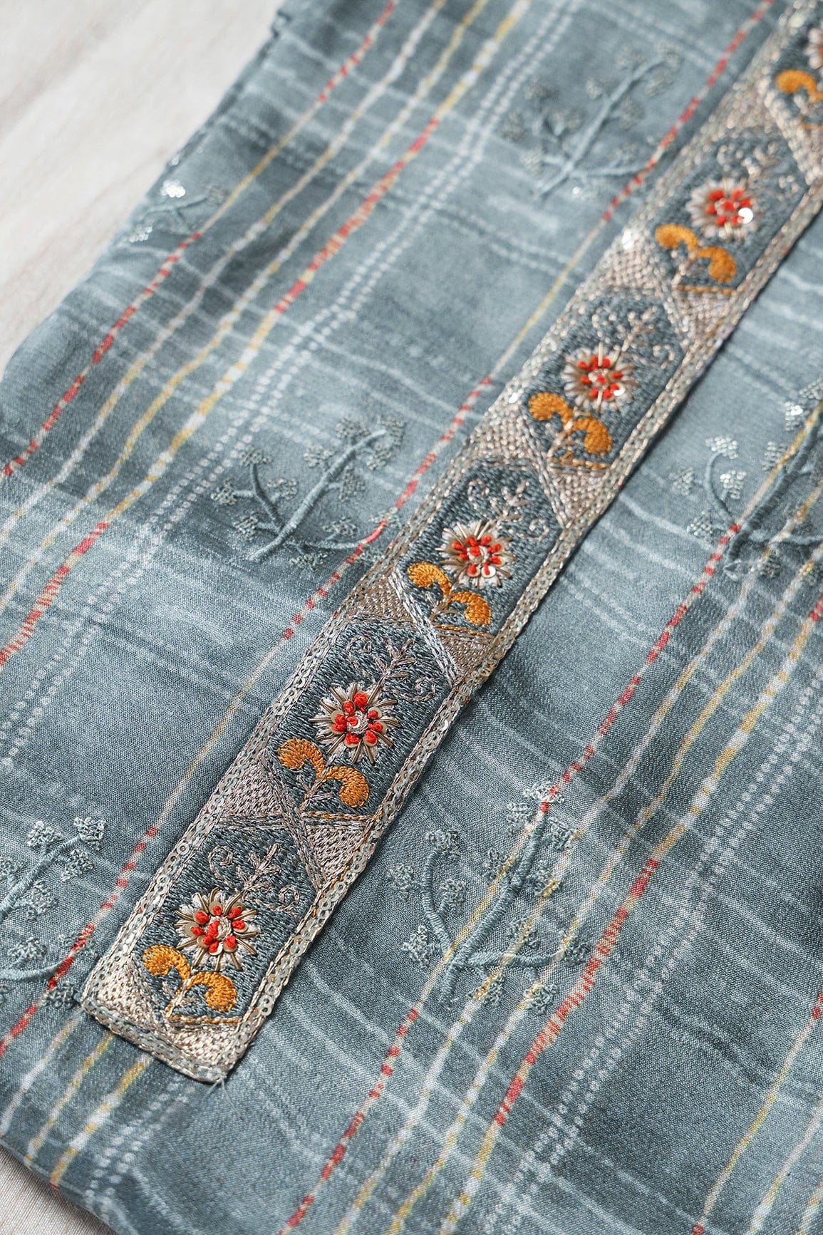 AIzaSyBcstauz-XMPRhEY21AUzeo032pxrXB5Ug - Grey Semi Stitched Pure Crepe Silk Suit Set (3 piece)