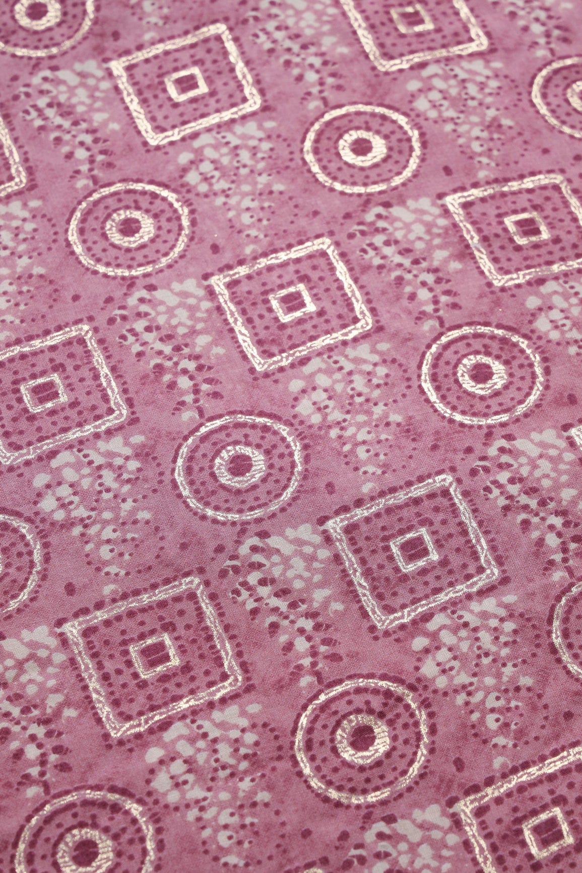 AIzaSyBcstauz-XMPRhEY21AUzeo032pxrXB5Ug - Lavender Pink And Cream Geometric Foil Print On Pure Rayon Fabric