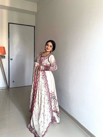Trending Anarkali Gown & Duptta Set With Embroidery Work