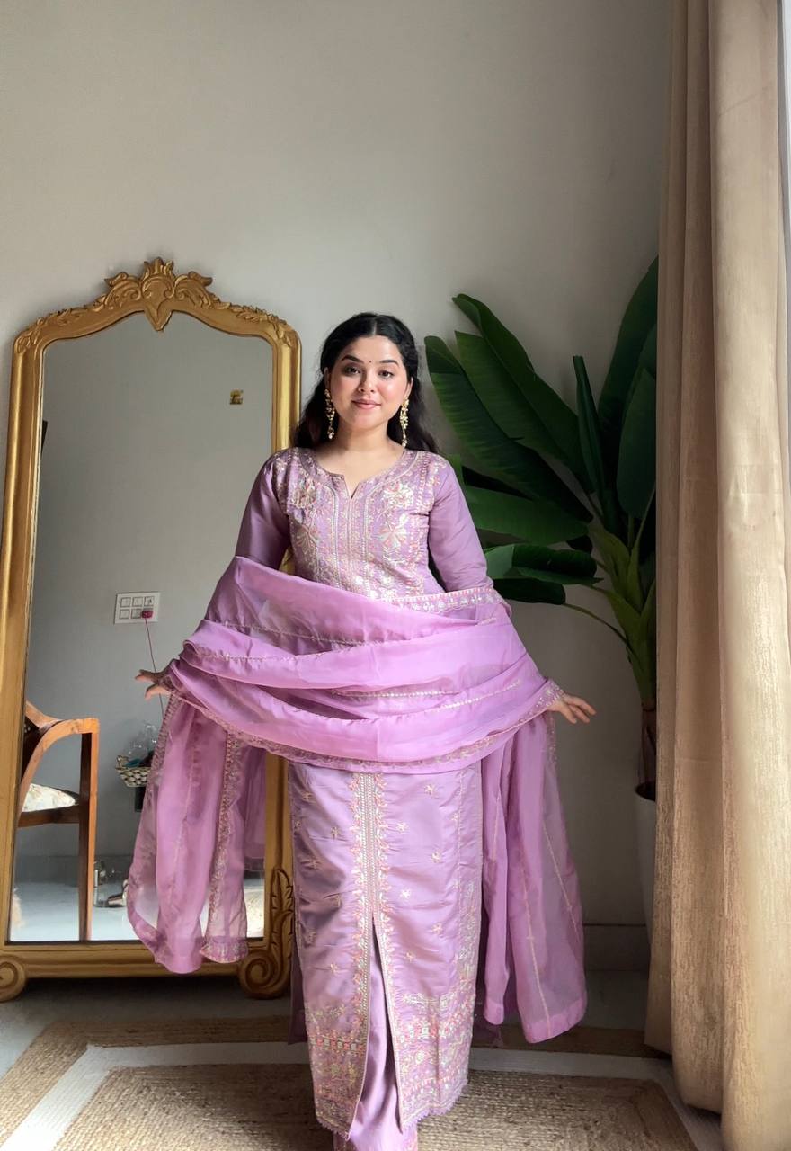 Let Your Style Shine with the Subtle Glow of Shabnam Jhalak