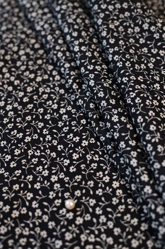 AIzaSyBcstauz-XMPRhEY21AUzeo032pxrXB5Ug - Big Width "56" White Small Floral Digital Print On Black Crepe Satin Fabric