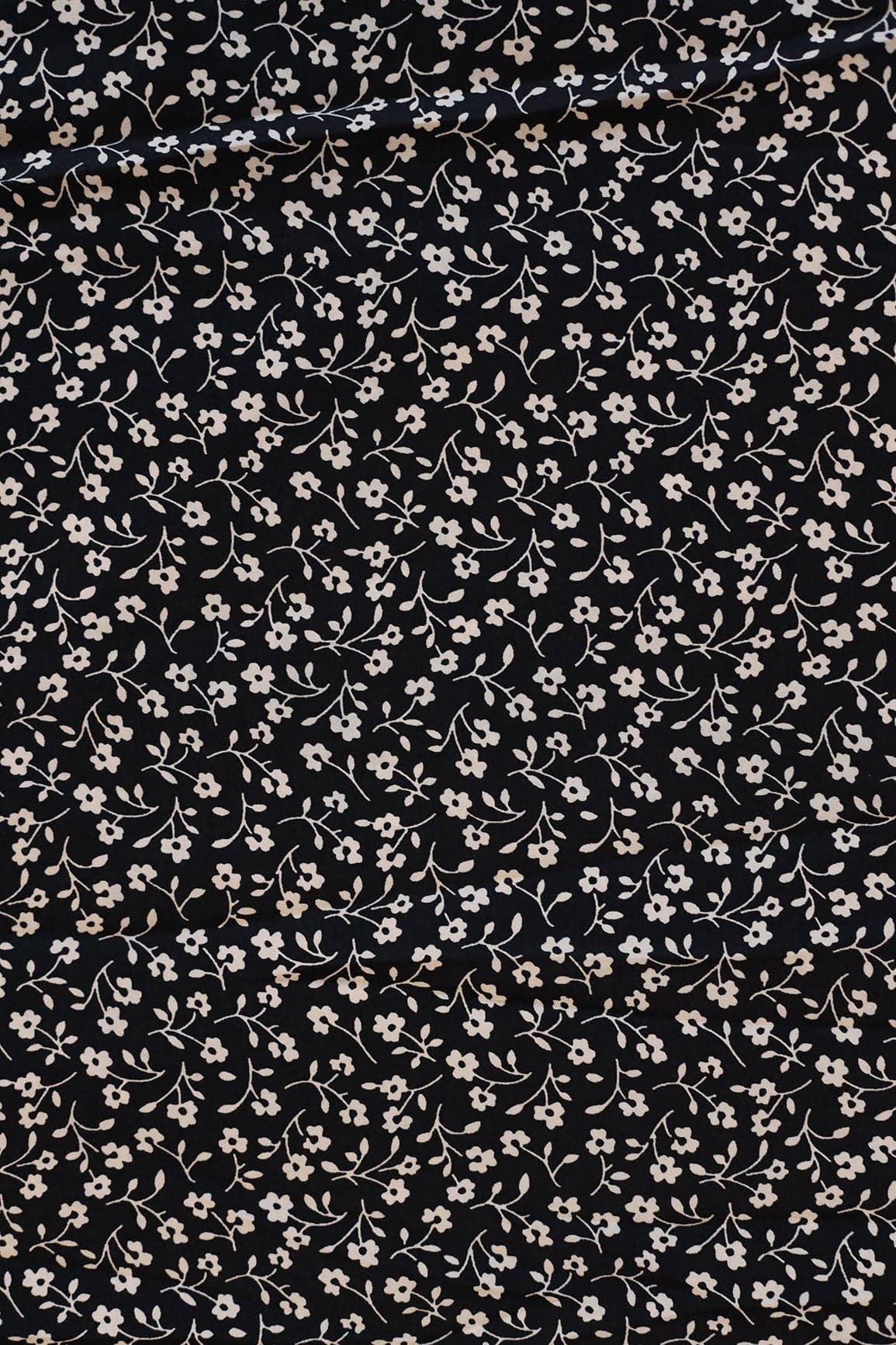 AIzaSyBcstauz-XMPRhEY21AUzeo032pxrXB5Ug - Big Width "56" White Small Floral Digital Print On Black Crepe Satin Fabric