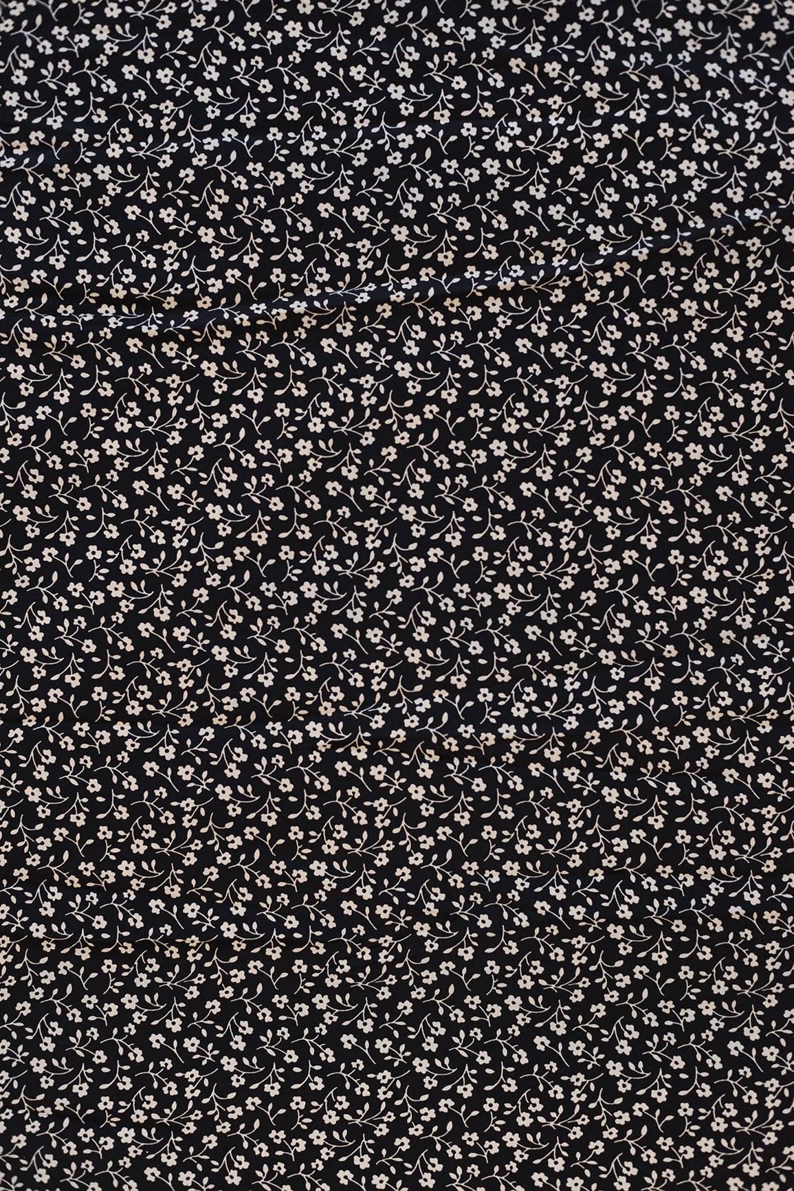 AIzaSyBcstauz-XMPRhEY21AUzeo032pxrXB5Ug - Big Width "56" White Small Floral Digital Print On Black Crepe Satin Fabric