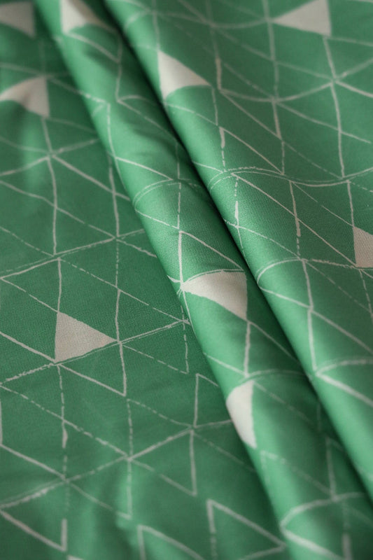 AIzaSyBcstauz-XMPRhEY21AUzeo032pxrXB5Ug - Green And Cream Geometric Pattern Digital Print On Georgette Satin Fabric