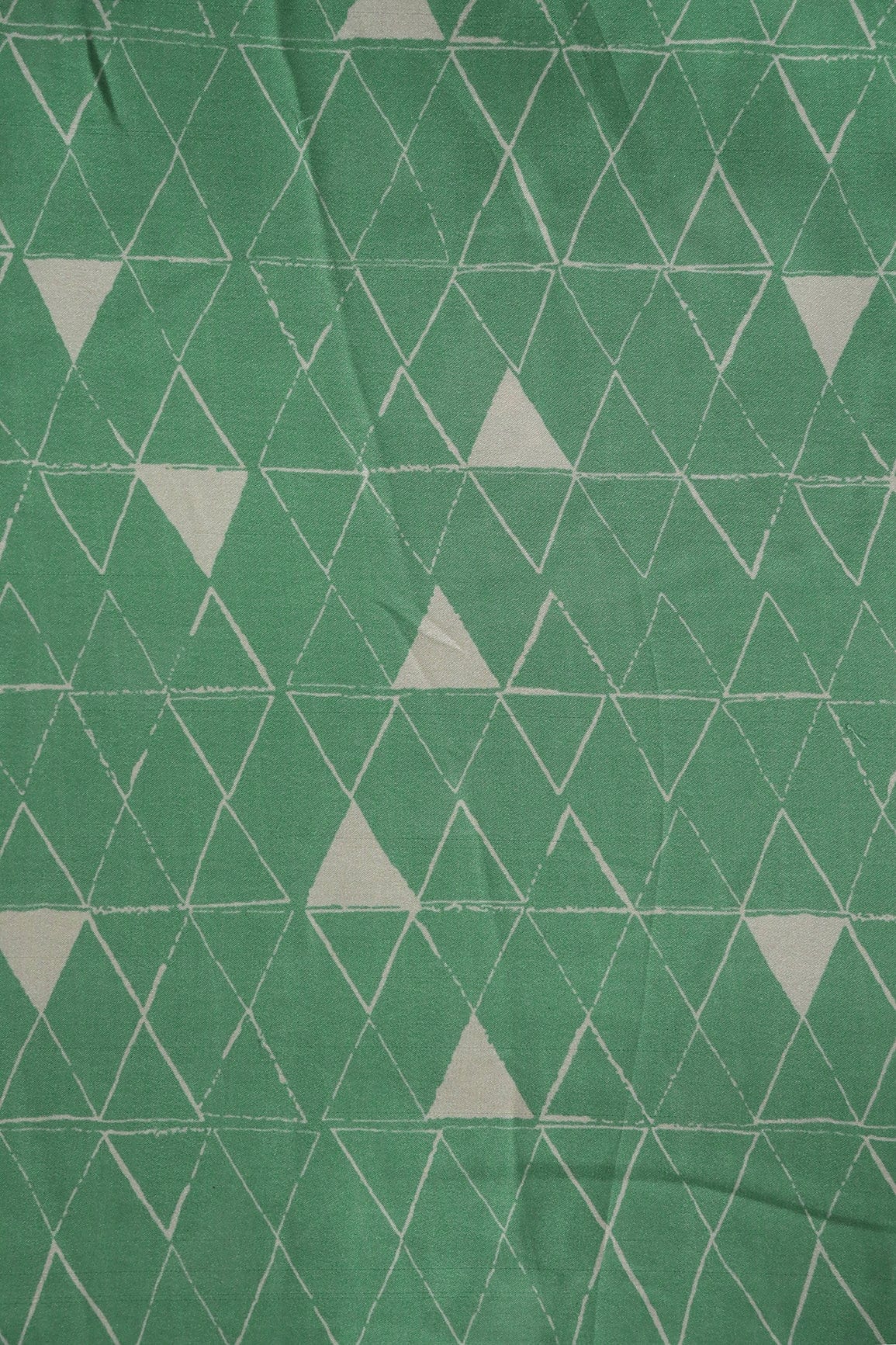 AIzaSyBcstauz-XMPRhEY21AUzeo032pxrXB5Ug - Green And Cream Geometric Pattern Digital Print On Georgette Satin Fabric