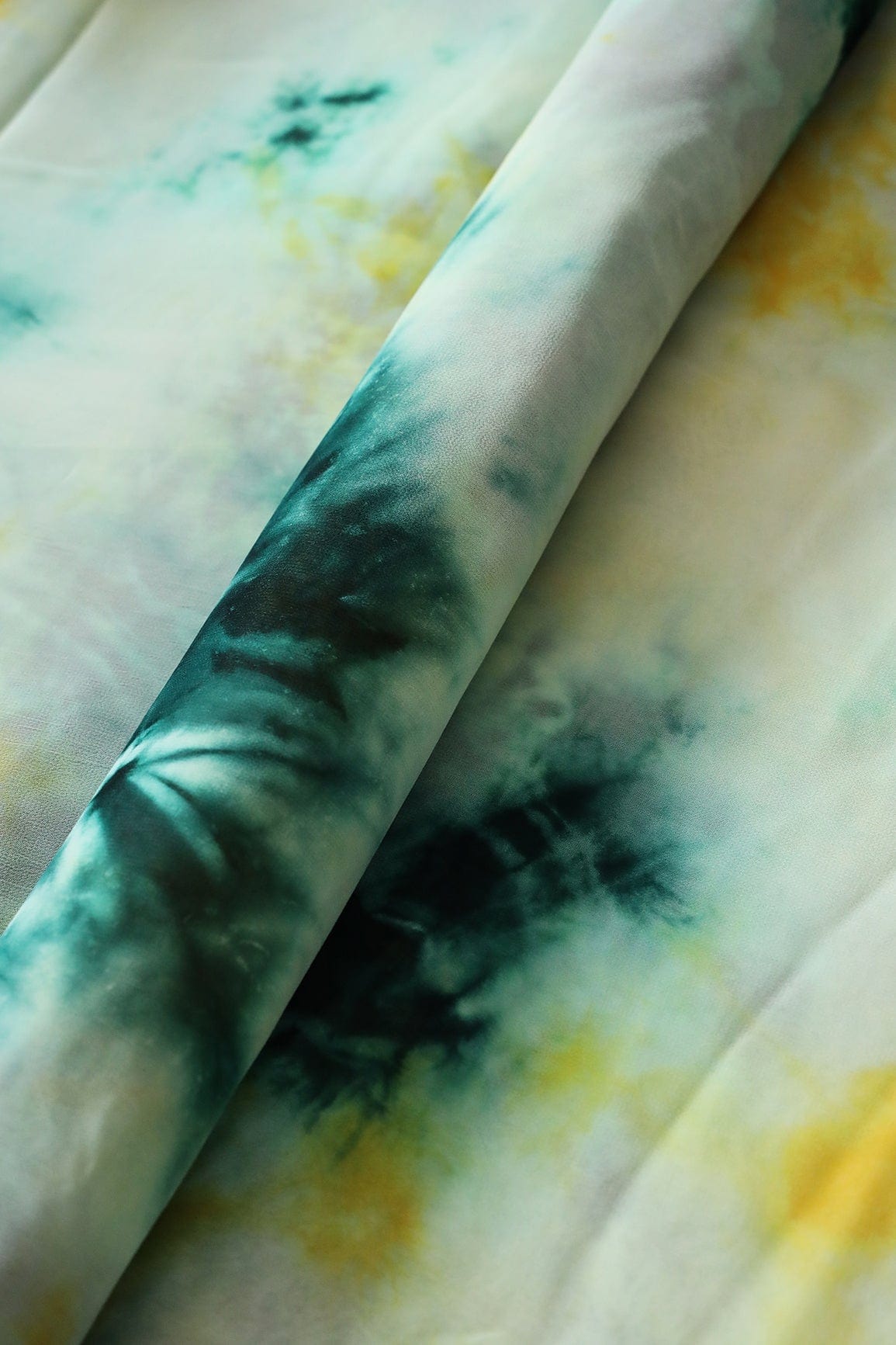 AIzaSyBcstauz-XMPRhEY21AUzeo032pxrXB5Ug - Green And Yellow Tie & Dye Shibori Print On Viscose Georgette Fabric